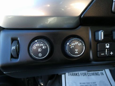 Used 2019 Chevrolet Suburban Premier image 29