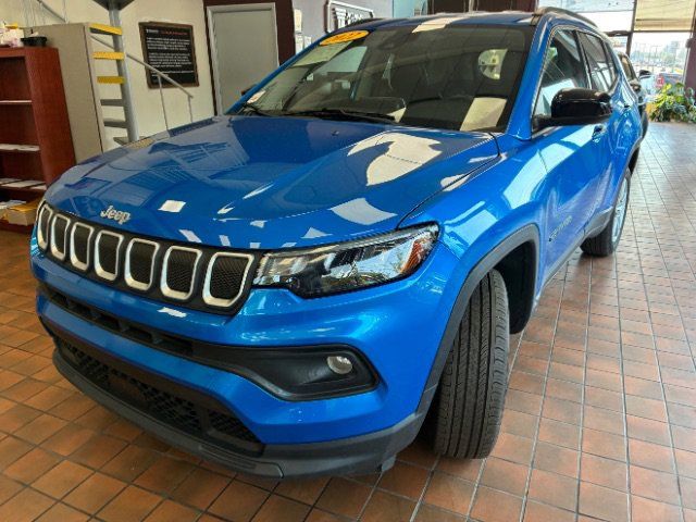 Used 2022 Jeep Compass Latitude w/ Convenience Group AWD/4WD image 6