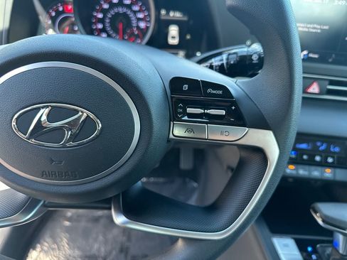 Used 2022 Hyundai Elantra SEL w/ Cargo Package FWD image 16