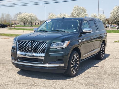 Used 2022 Lincoln Navigator L Black Label image 3