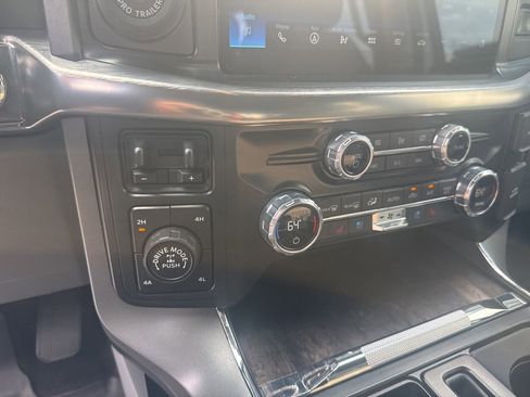 Used 2021 Ford F150 Lariat w/ Max Trailer Tow Package image 19