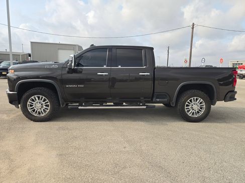 Used 2020 Chevrolet Silverado 2500 High Country w/ Z71 Off-Road Package AWD/4WD image 6