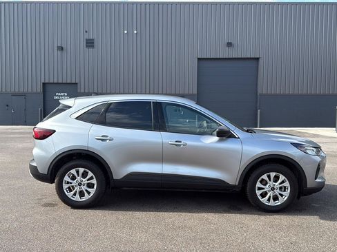 Used 2024 Ford Escape Active AWD/4WD image 2