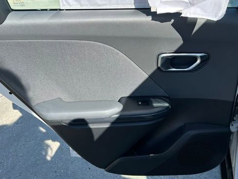 Used 2025 Kia K4 EX image 14