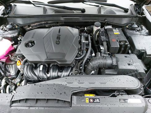 Certified 2025 Hyundai Sonata SE image 28