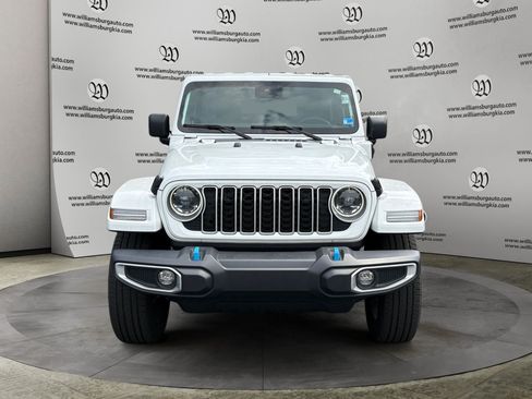 Used 2024 Jeep Wrangler Unlimited Sahara AWD/4WD image 8