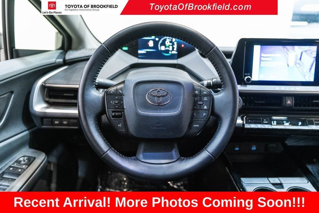 Used 2025 Toyota Prius LE FWD image 14