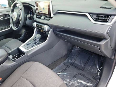Used 2025 Toyota RAV4 XLE image 21