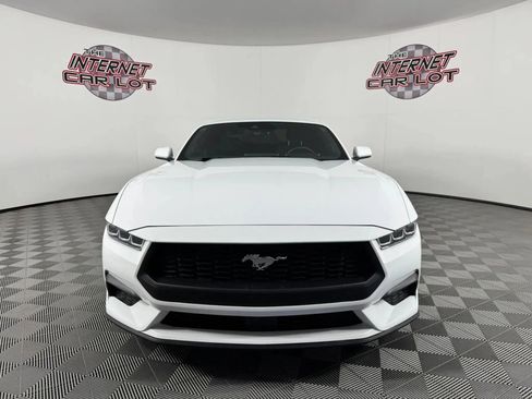 Used 2024 Ford Mustang Coupe RWD image 2