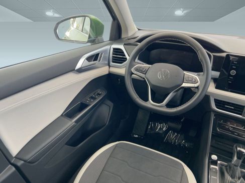 New 2026 Volkswagen Taos SE image 26