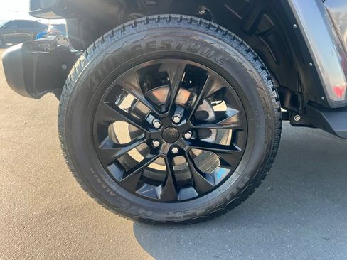 Used 2022 Jeep Wrangler Unlimited Sahara AWD/4WD image 26