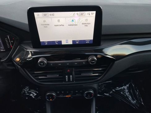 Used 2024 Ford Escape ST-Line image 6