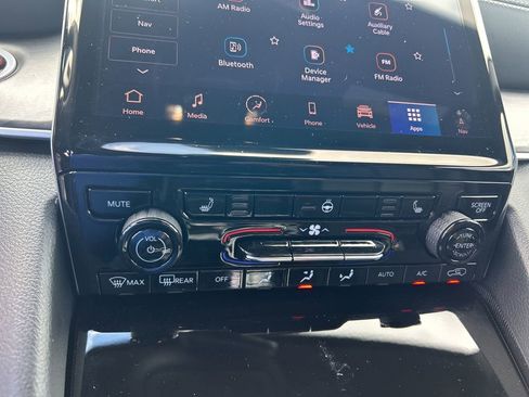 Certified 2025 Jeep Grand Cherokee Limited w/ Black Appearance Package image 43