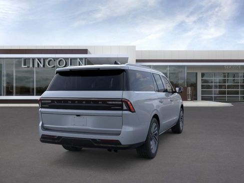 New 2026 Lincoln Navigator L Reserve AWD/4WD image 8