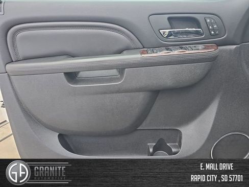 Used 2011 GMC Yukon Denali AWD/4WD image 10