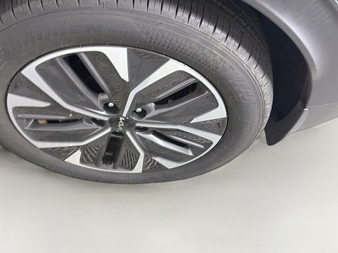 Used 2024 Kia EV6 Light RWD image 11