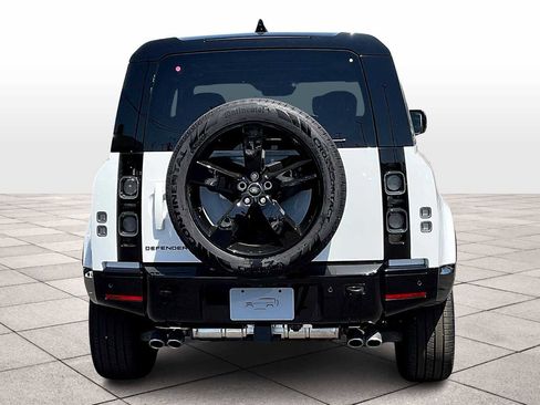 New 2025 Land Rover Defender 90 V8 image 6