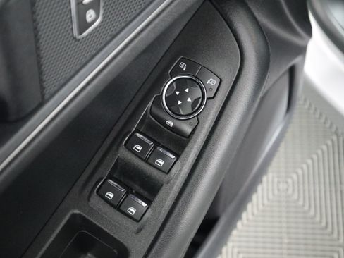 Used 2020 Ford Edge SE FWD image 32