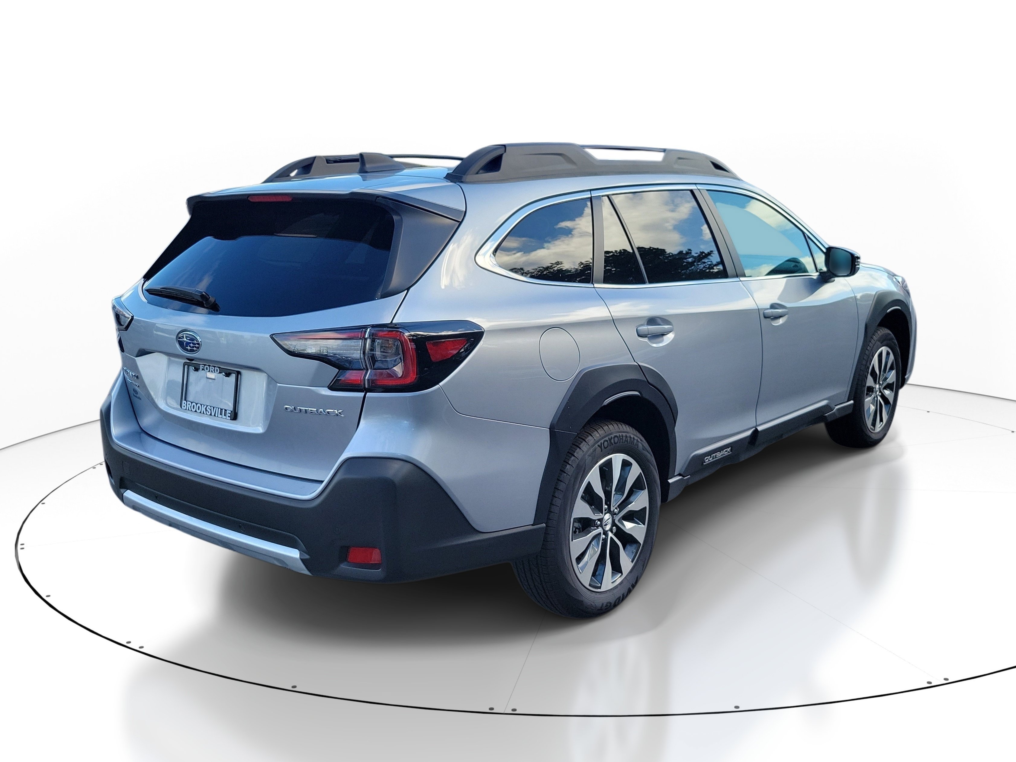 Used 2025 Subaru Outback Limited AWD/4WD image 2