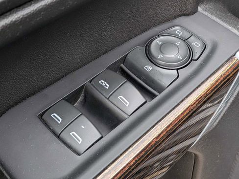 Used 2022 GMC Sierra 1500 Elevation w/ LPO, Elevation Black Package image 19