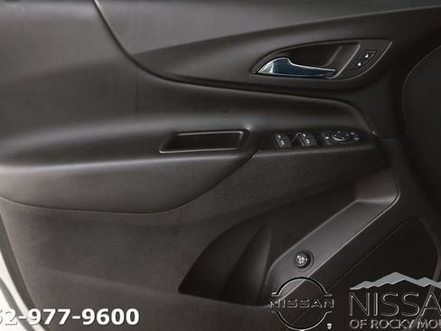 Used 2022 Chevrolet Equinox LT FWD image 9