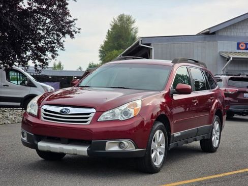 Used 2011 Subaru Outback 3.6R Limited w/ PWR Moonroof Pkg image 3