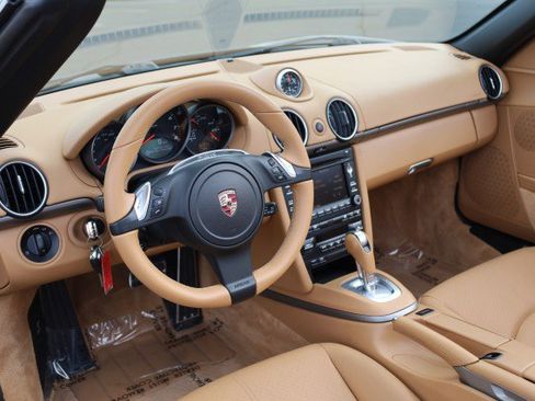 Used 2011 Porsche Boxster image 25