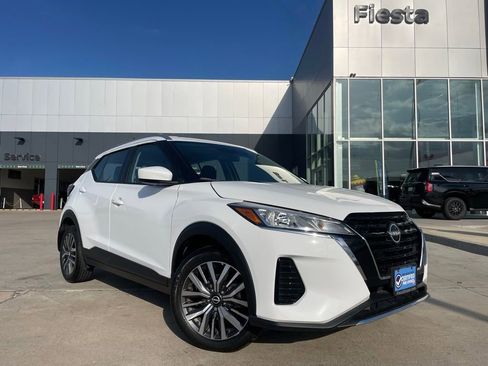 Certified 2024 Nissan Kicks SV FWD image 1