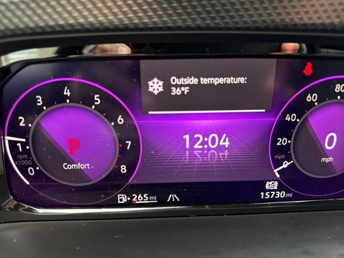 Certified 2025 Volkswagen Atlas Cross Sport SEL R-Line image 17