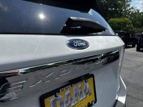 Used 2023 Ford Explorer XLT w/ Equipment Group 202A AWD/4WD image 41