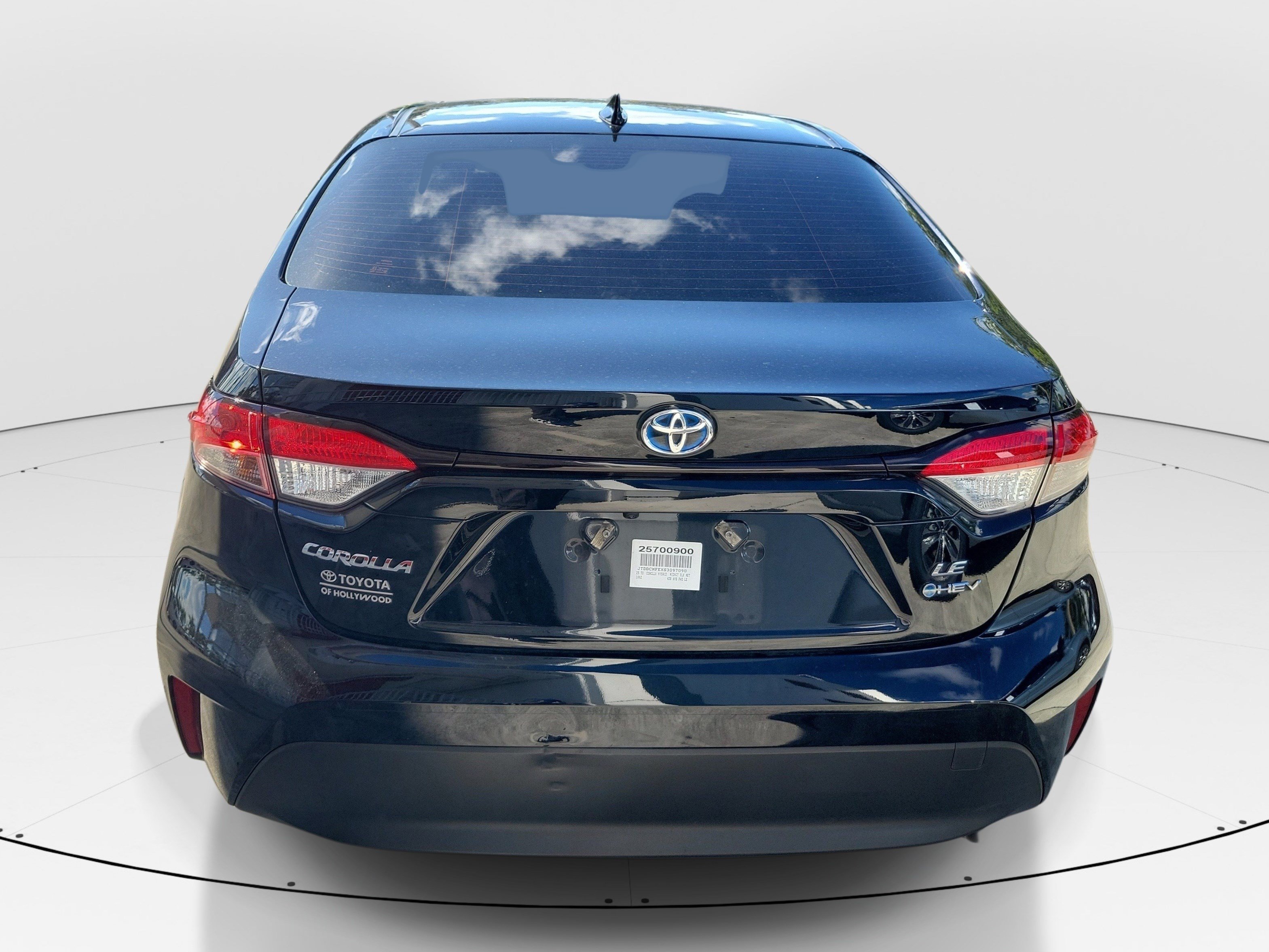 Used 2025 Toyota Corolla LE FWD image 6