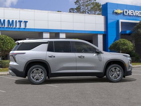New 2026 Chevrolet Traverse LT w/ LPO, Floor Liner Package AWD/4WD image 5