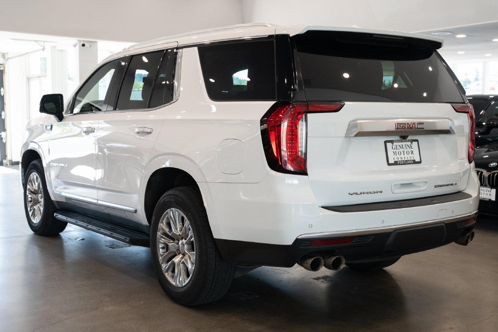 Used 2022 GMC Yukon Denali AWD/4WD image 6