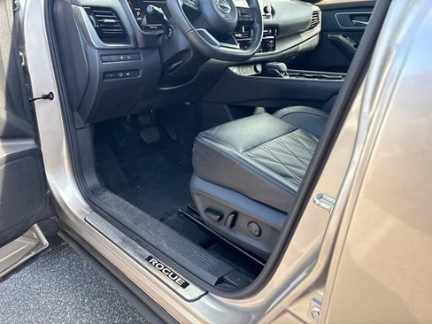 Used 2023 Nissan Rogue Platinum w/ Platinum Premium Package AWD/4WD image 5