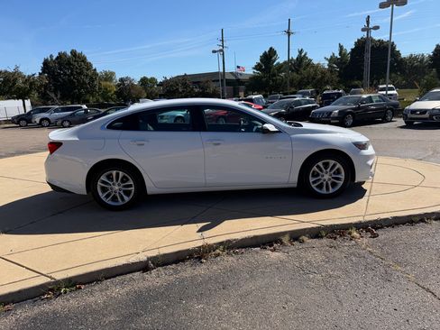 Used 2016 Chevrolet Malibu LT w/ Leather Package image 4