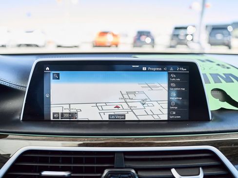 Used 2020 BMW 750i xDrive w/ Executive Package AWD/4WD image 38