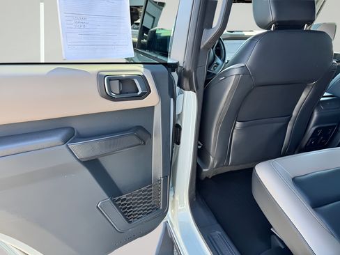 Certified 2024 Ford Bronco Wildtrak AWD/4WD image 33