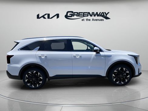 Used 2025 Kia Sorento SX FWD image 5