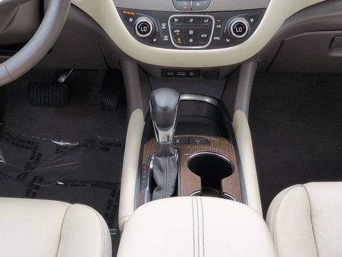 Used 2024 Chevrolet Malibu LT FWD image 18