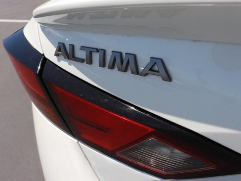 Used 2023 Nissan Altima 2.0 SR FWD image 6