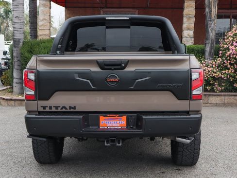 Used 2021 Nissan Titan PRO-4X w/ Pro-4x Convenience Package image 7
