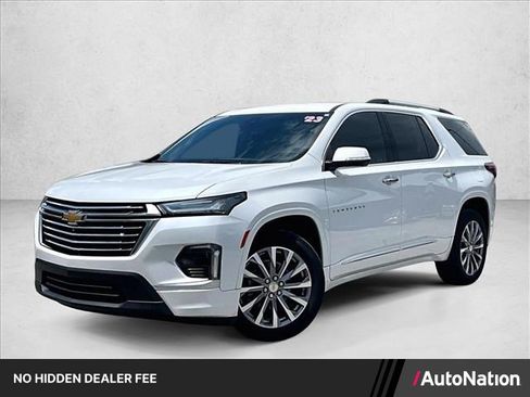 Used 2023 Chevrolet Traverse Premier FWD image 1