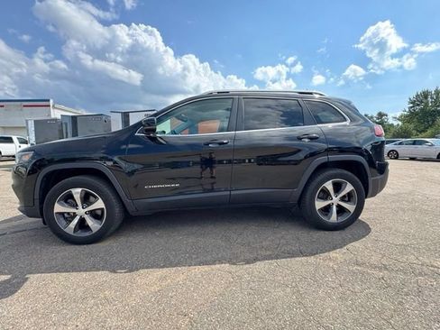 Used 2019 Jeep Cherokee Limited AWD/4WD image 4
