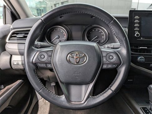 Used 2021 Toyota Camry SE image 16