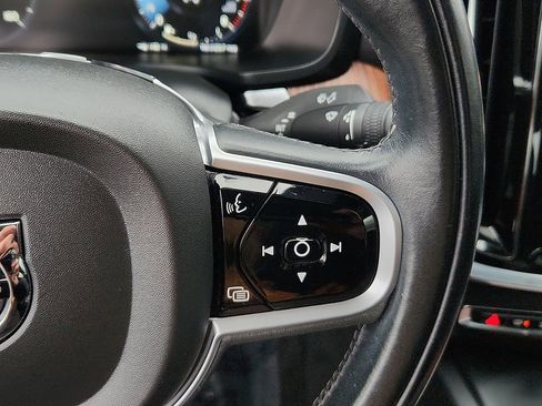 Used 2021 Volvo S60 T5 Momentum w/ Premium Package image 22