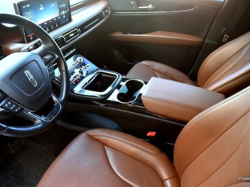 Used 2023 Lincoln Nautilus Reserve FWD image 10