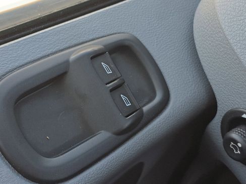 Used 2019 Ford Transit 250 130 Low Roof image 16