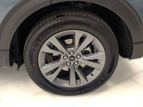 New 2026 Ford Explorer Active w/ Active Comfort Package AWD/4WD image 9