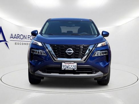 Used 2023 Nissan Rogue SV FWD image 2