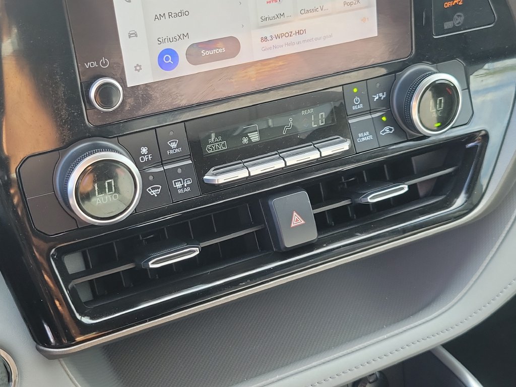Used 2023 Toyota Highlander L FWD image 26